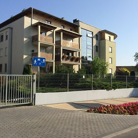 Apartament Pod Sosnami Ustka Eksteriør bilde
