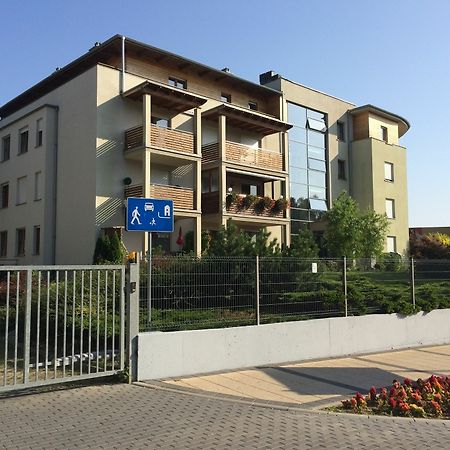 Apartament Pod Sosnami Ustka Eksteriør bilde